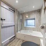 Romantic Getaway, Little Two Bed, Two Bath Barn Conversion With Amazing Views And Parking *