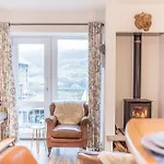 Летний дом Romantic Getaway, Little Two Bed, Two Bath Barn Conversion With Amazing Views And Parking