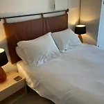 Romantic Getaway, Little Two Bed, Two Bath Barn Conversion With Amazing Views And Parking * Эмблсайд