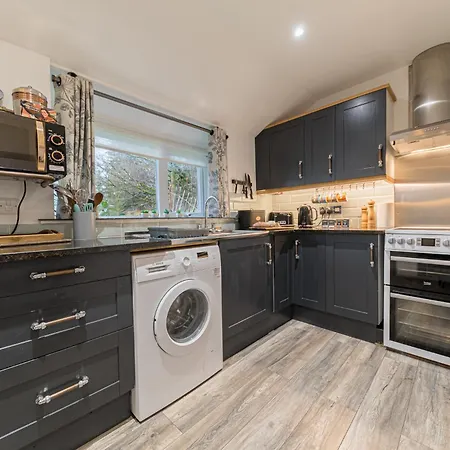 Romantic Getaway, Little Two Bed, Two Bath Barn Conversion With Amazing Views And Parking Ambleside