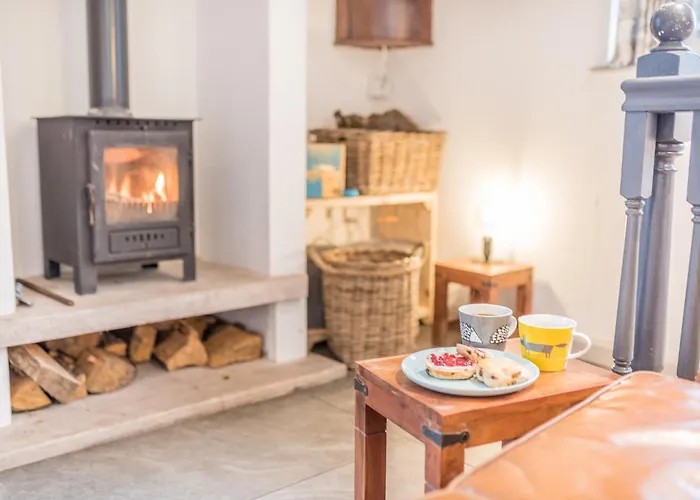 Romantic Getaway, Little Two Bed, Two Bath Barn Conversion With Amazing Views And Parking