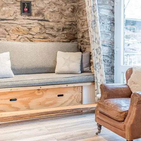 乡村民宿 Romantic Getaway, Little Two Bed, Two Bath Barn Conversion With Amazing Views And Parking *