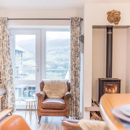 乡村民宿 Romantic Getaway, Little Two Bed, Two Bath Barn Conversion With Amazing Views And Parking