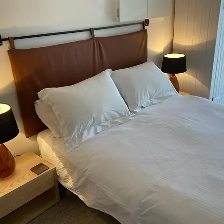 Romantic Getaway, Little Two Bed, Two Bath Barn Conversion With Amazing Views And Parking * 安布尔塞德